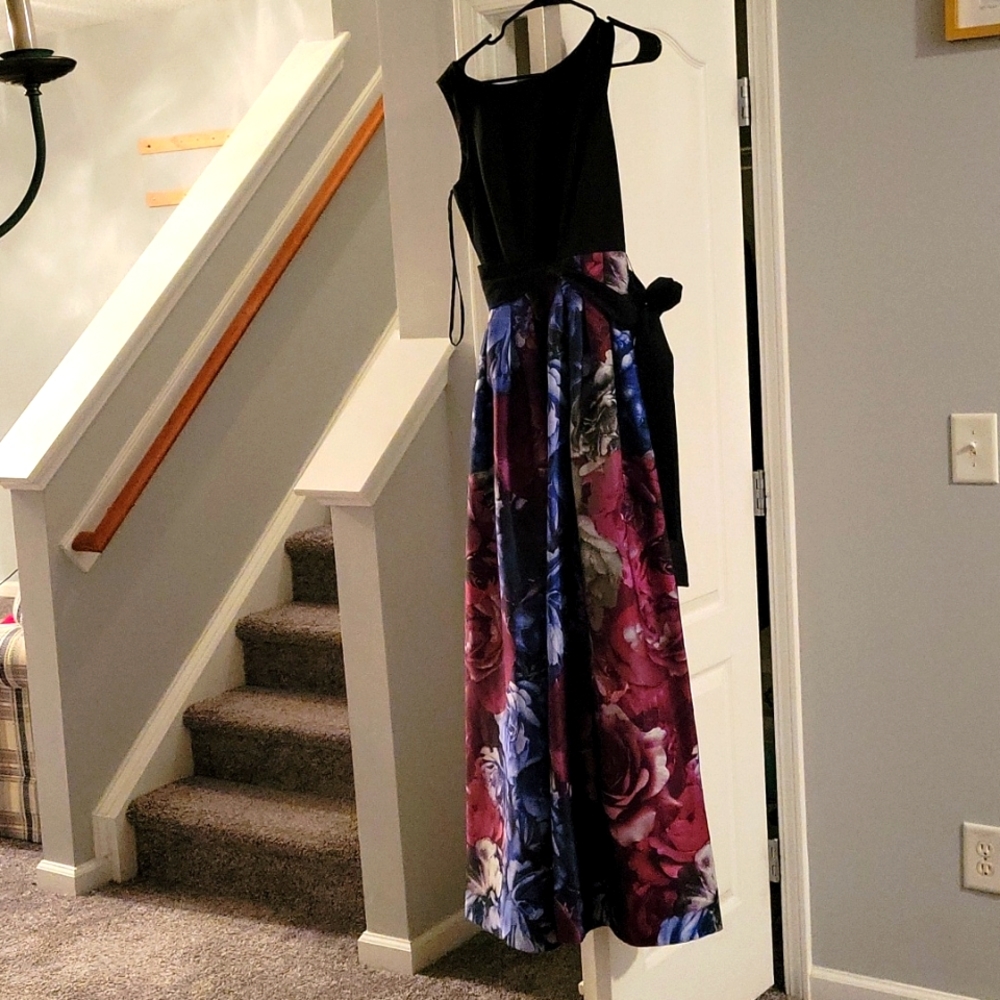 Tahari by Arthur Levine Gown